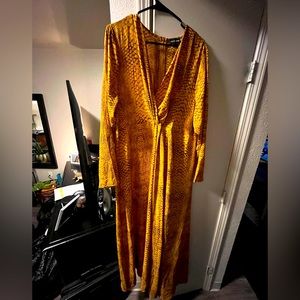 Pretty Little Things twist front dress